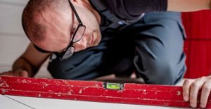 Teppichkleber vom Estrich entfernen